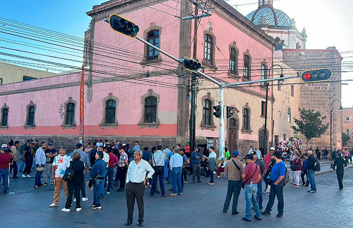 Prometen a jubilados pagarles el próximo 13