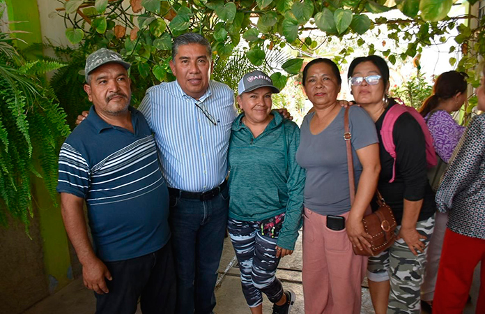 Alcalde entrega nueva calle en la Rivas Guillén
