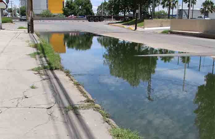 Sin atención fuga de aguas negras, pese a reportes