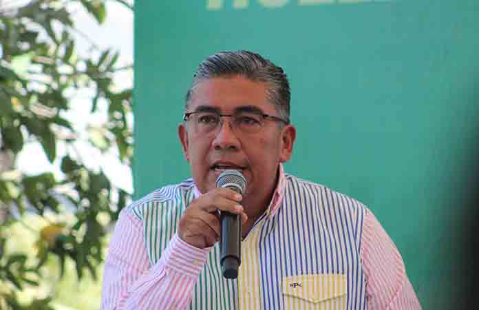 Alista Navarro Muñiz su primer informe de actividades
