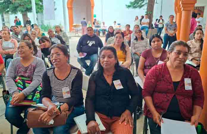 Celebra iglesia el día del catequista