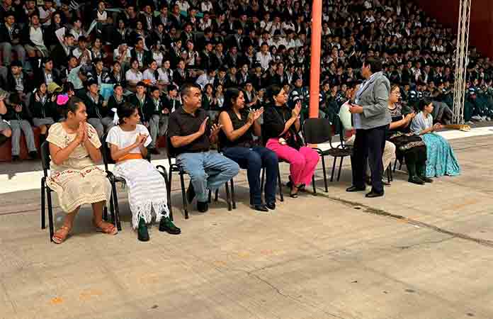 Conmemoran día de la mujer indígena