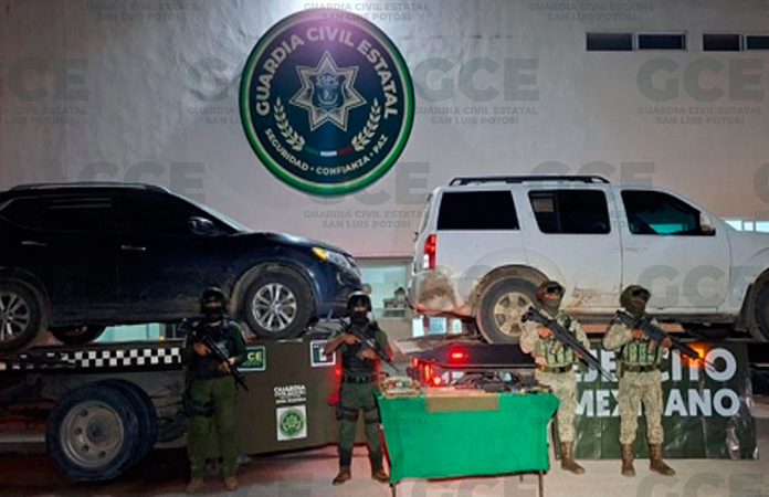 Incauta la GCE dos camionetas con armas