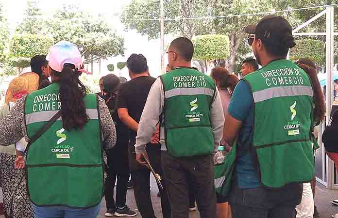 Inspectores de comercio son supervisados