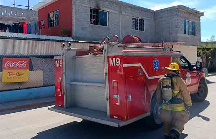 Reclaman bomberos el pago de subsidio