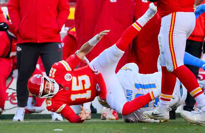 Eliminan Chargers a Chiefs de playoffs