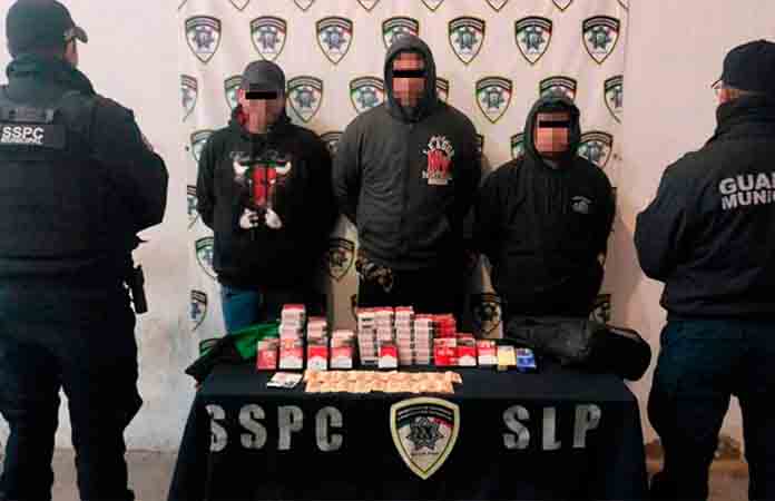 Capturan a tres asaltantes de OXXO’s con todo y el botín