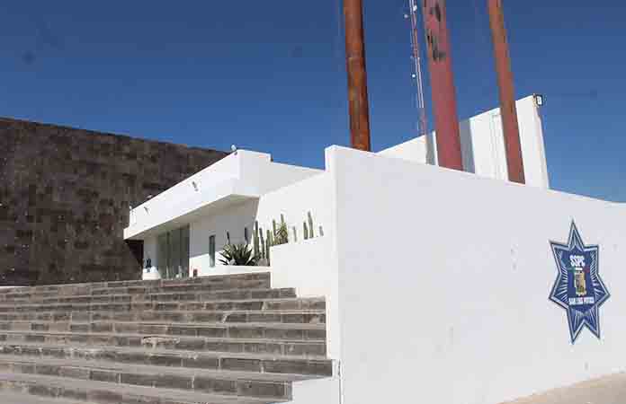 A media tabla, sueldos de la policía de SLP