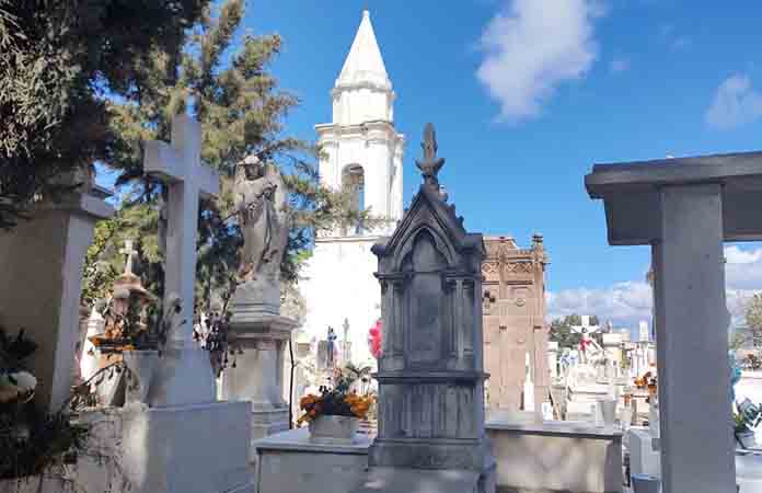 Conmemoran aniversario del Panteón Hidalgo