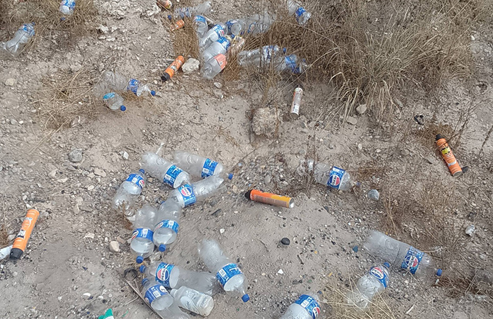 Crece basurero clandestinoa orillas de carretera a la Paz