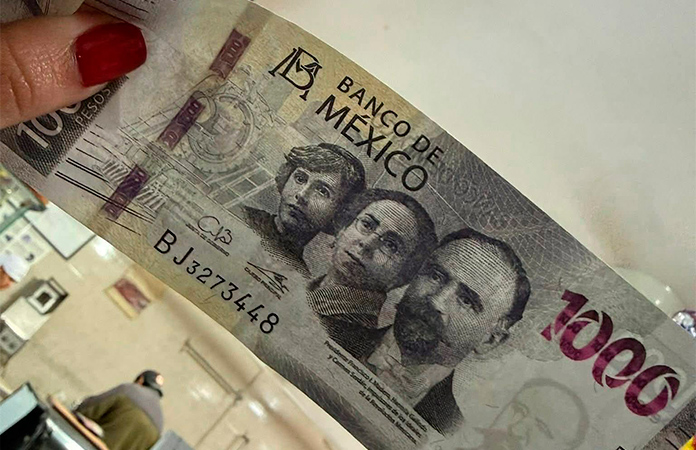 Estafan a tiendacon billetes falsos