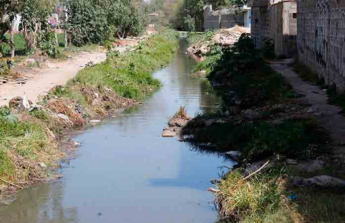 Arrancan obras para entubar aguas negras
