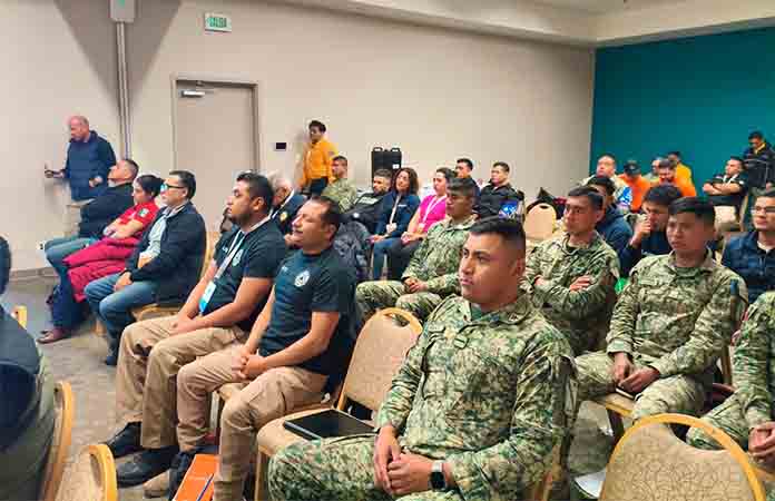 Capacitan a personal de Protección Civil