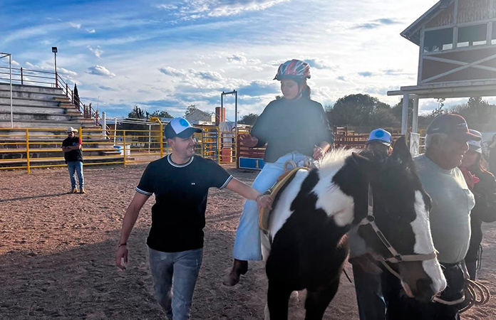 Certifican las equinoterapias de Rienda de Valientes