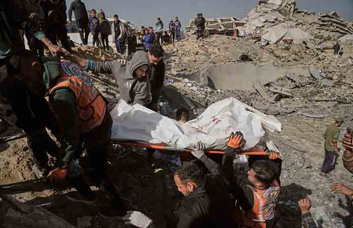 Israel asesina a 30 palestinos en Gaza