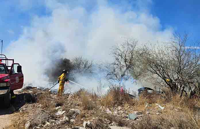 Combaten Bomberos 3 incendios en un día