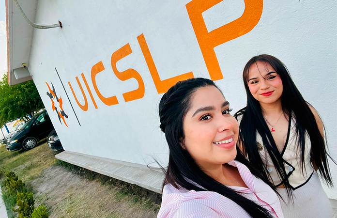 Alumnas a ParlamentoJuvenil Nacional