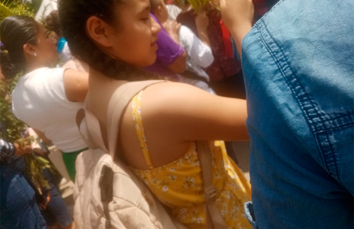 Brindan auxilio a feligreses en el Domingo de Ramos