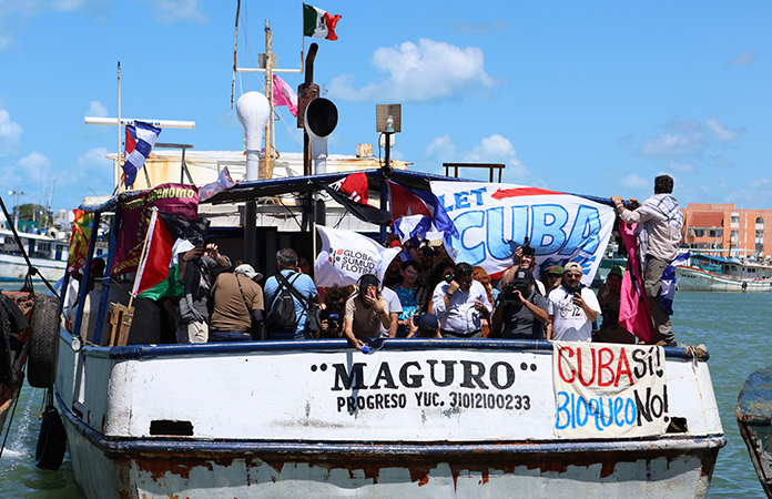 Buque zarpa hacia Cuba con ayuda