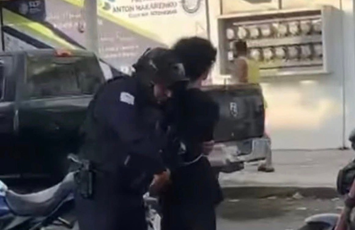 Asesina estudiante a dos maestras a tiros