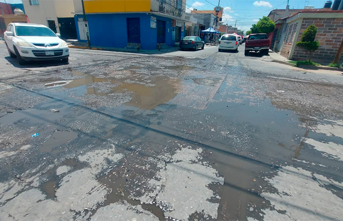 Interapas ignora a vecinos de calle San Ciro