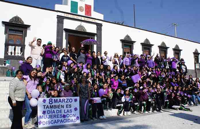 Marchan las mujeres exigiendo sus derechos