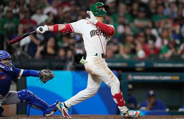 México propina paliza a Brasil