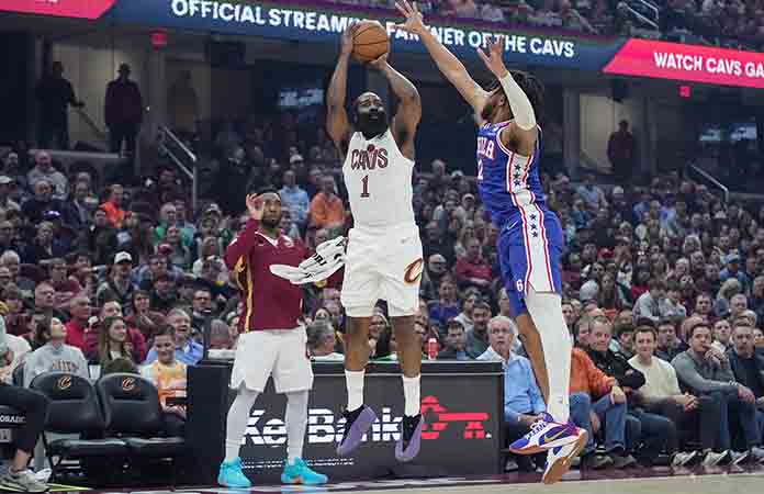 Suma J. Harden 29,000 puntos