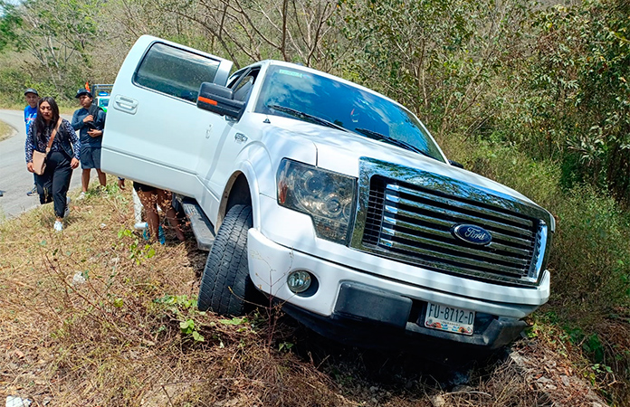 Turistas sufren accidente rumbo a paraje Tamul