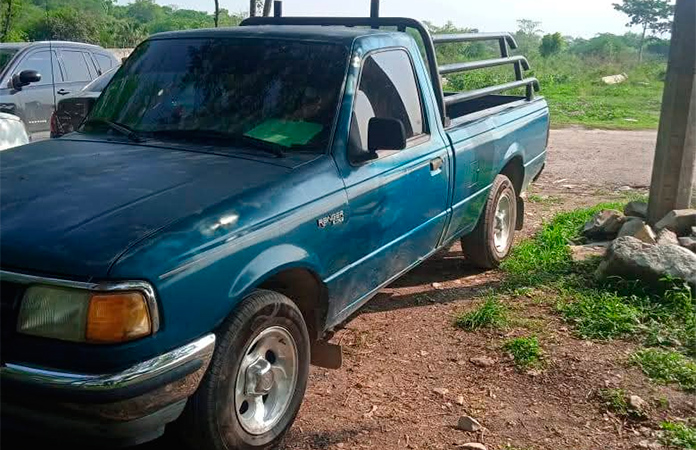 Roban vehículo cerca de la Feria en Valles