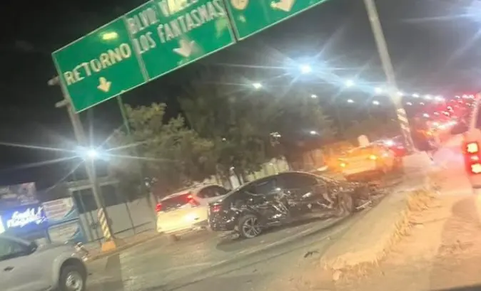 Vuelca auto en carretera a Rioverde; pérdida total