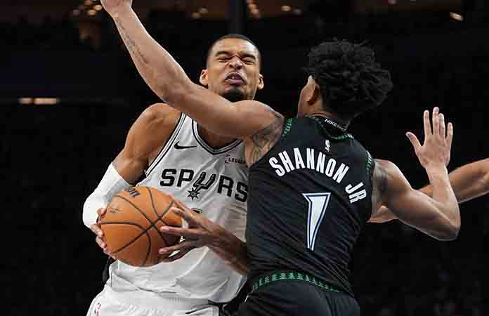 Los Spurs aventajan a los Wolves