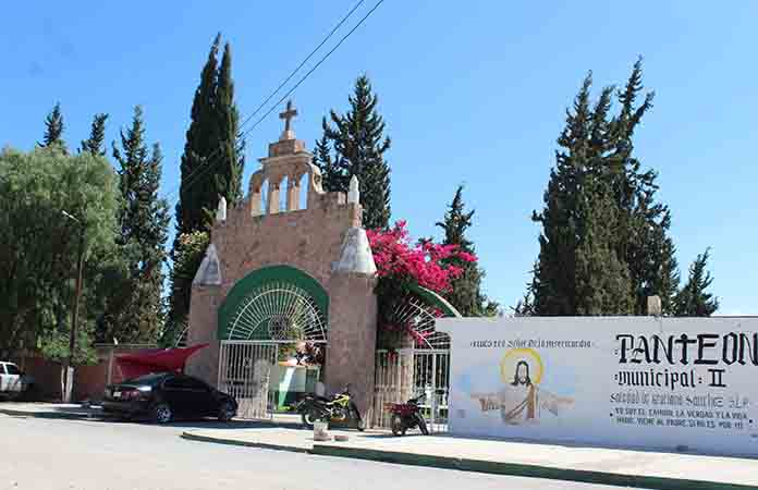 Panteones locales recibirán hasta cuatro mil visitantes