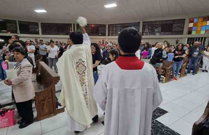 Sacerdotes acudena retiros espirituales