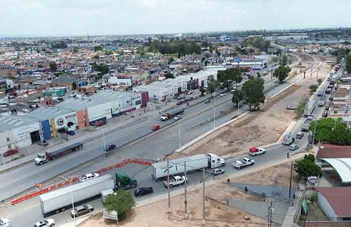 Se complica Cto. Potosí con Carr. 57 por obras