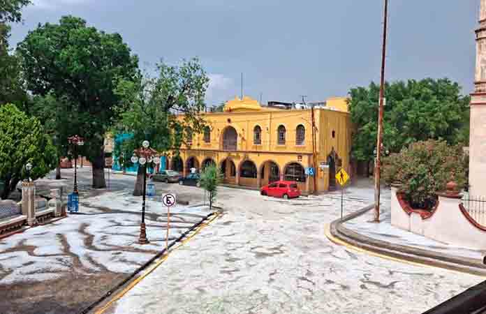Tormenta con granizada causa muchos daños
