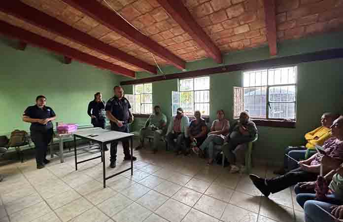 Ofrecen plática de seguridad en El Mezquite