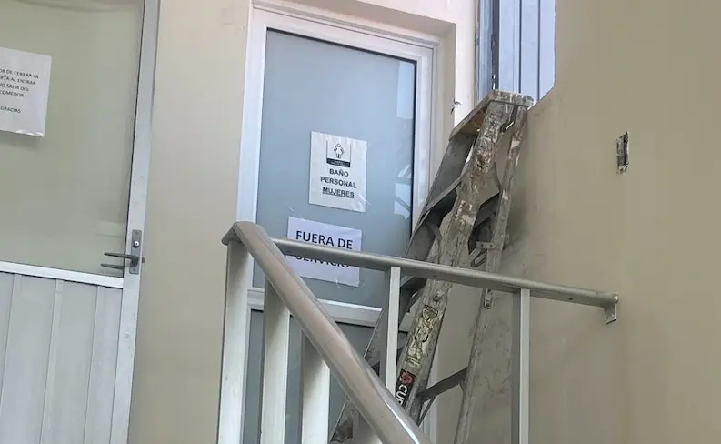 Sin agua, oficinas del IMSS; trabajadores denuncian a subdelegada