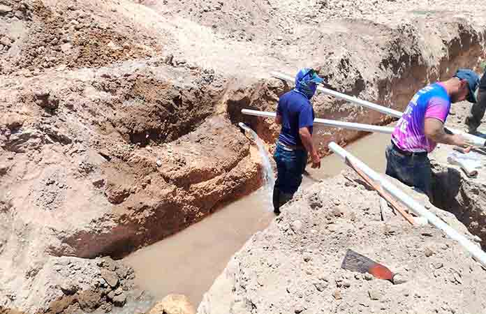 Maquinaria provoca fuga de agua