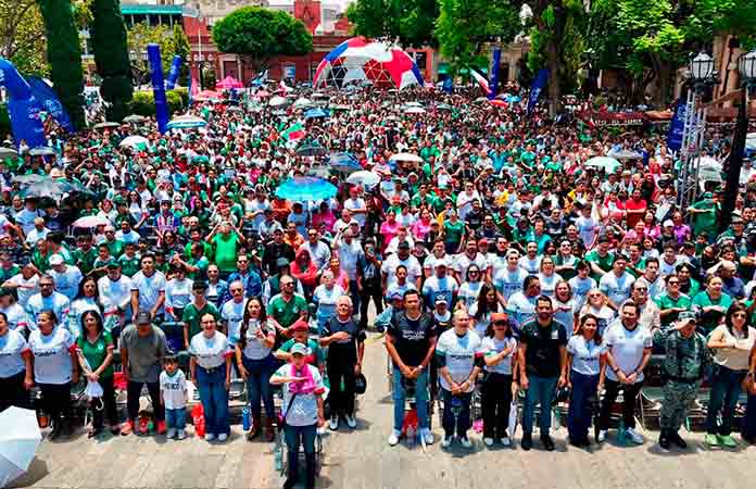 Miles de potosinos abarrotan el C.H. en el triunfo de México