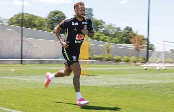 Neymar volvió a entrenarse