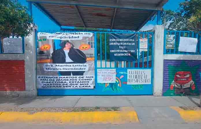 Padres de familia protestan de nuevo en un kinder