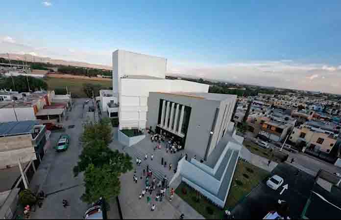 Teatro Doroteo Arango, sede de 59 graduaciones