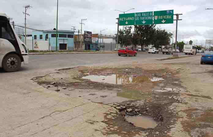 Urge bachear la lateral de la rúa a Rioverde