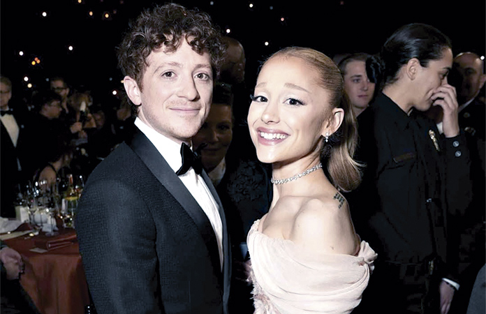 ARIANA GRANDE ROMPIÓ CON ETHAN SLATER