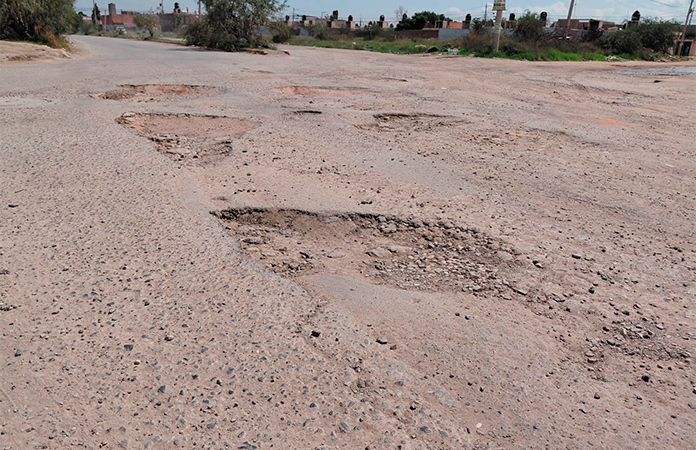 Denuncian un bacheo deficiente en Barrio Vergel