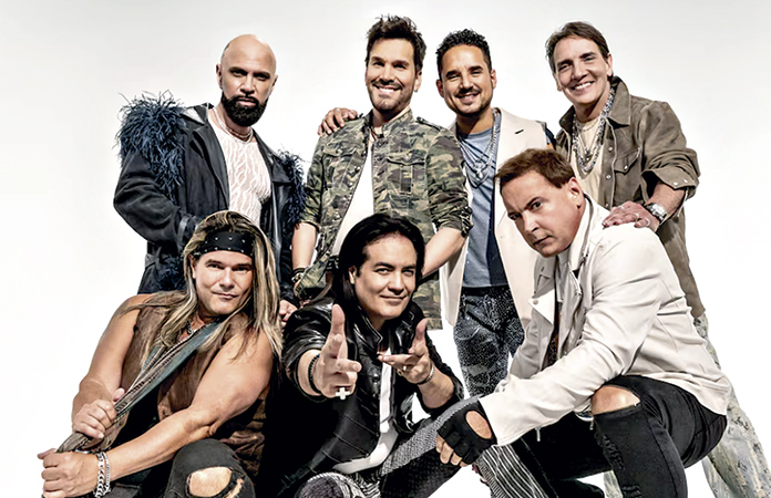 REGRESA A LOS ESCENARIOS