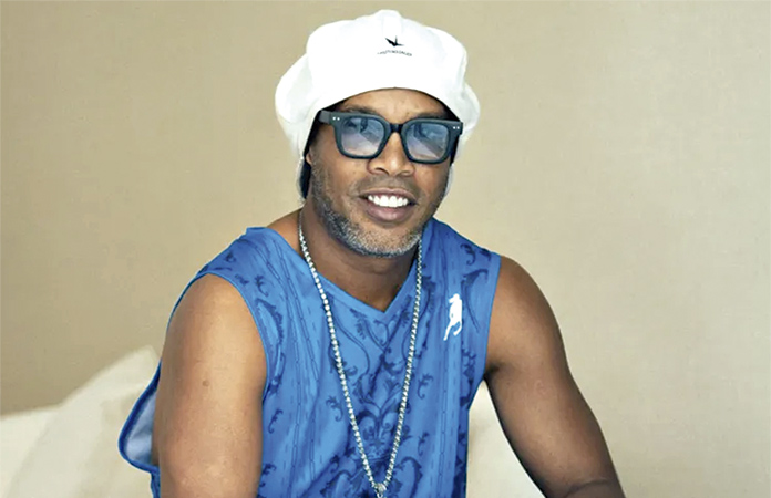 RONALDINHO LANZA SU PRIMER DISCO ‘CAMISA 10’