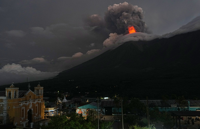Alerta por actividad en el Volcán de Fuego