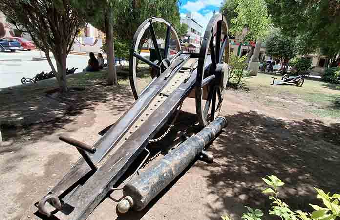 Dañan histórico cañón de la Independencia